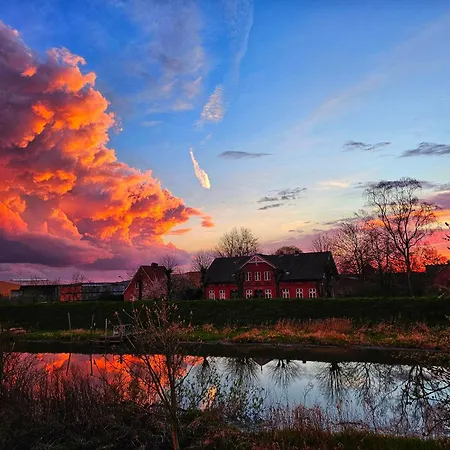 Lejlighed Luehe Loft - Direkt Am Wasser Im Alten Land